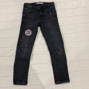 Girls Zara jeans size 6. Lightly used.